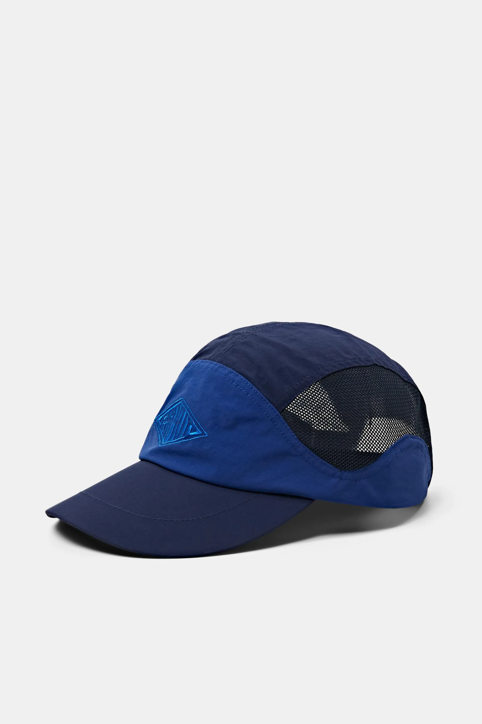 Berretto con pannelli in mesh e logo